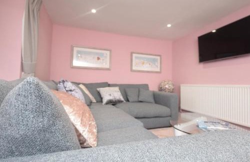 Wroxham House | 2 Bed in Wroxham 56104