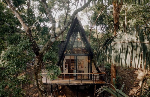 Santiago Ski Chalet | 2-Bed Jungle Chic Hideaway - New Modern Design Jungalow