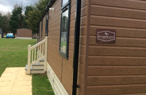 Allerthorpe Cabin | 2 Bed Luxury Lodge With Hot Tub Allerthorpe York