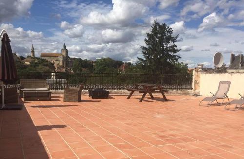Montmorillon Apartment | 2 Bed-Roof Terrace-Town Centre-Pets