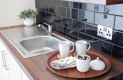 Belfast Apartment | 2 bed stylish apartment in Belfast with private parking