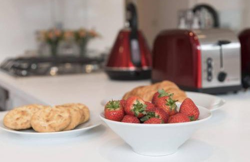 Parsons Green and Walham Apartment | 2 Bed - Very Convenient Location - South Terrace