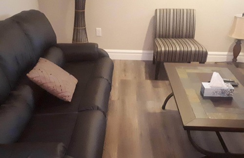 Timberlea Apartment | 2 Bedroom 2 Bathroom Suite in Stoney Creek