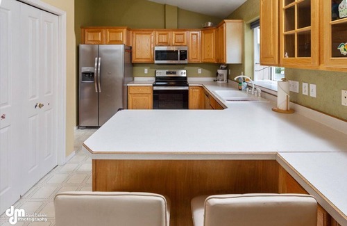 Huffman - O' Malley Apartment | 2 Bedroom 2 Bathroom Home Near Anchorage Golf Course and Zoo