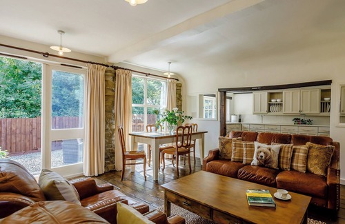 Meare Cottage | 2 bedroom accommodation in Meare, near Glastonbury