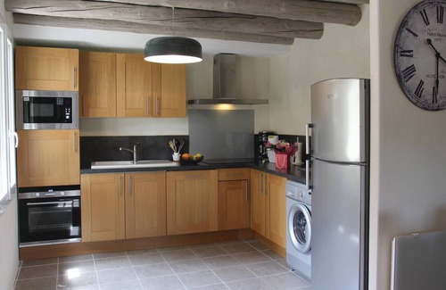 Saint-Restitut House | 2 bedroom accommodation in St Restitut