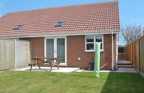 Sandilands Cottage | 2 bedroom accommodation in Sutton-on-Sea, near Mablethorpe
