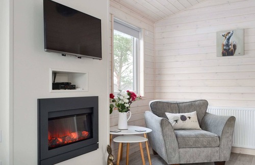 Newtonmore Cottage | 2 bedroom accommodation in Glentruim, near Newtonmore