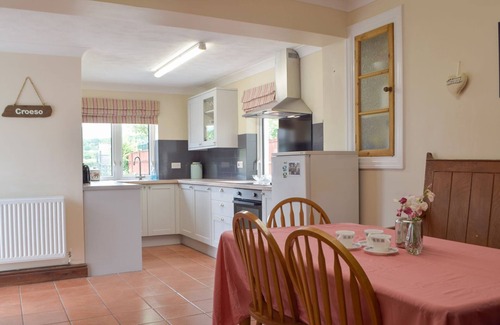Porthyrhyd Cottage | 2 bedroom accommodation in Porthyrrhyd, near Carmarthen