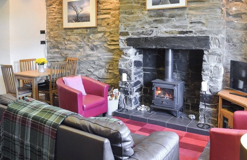 Caernarfon Cottage | 2 bedroom accommodation in Waunfawr, near Caernarfon