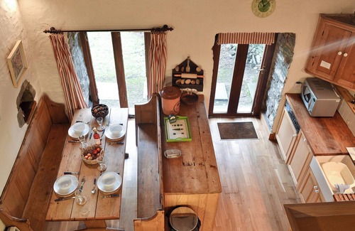 Llandyssiliogogo Cottage | 2 bedroom accommodation in Caerwedros, near New Quay