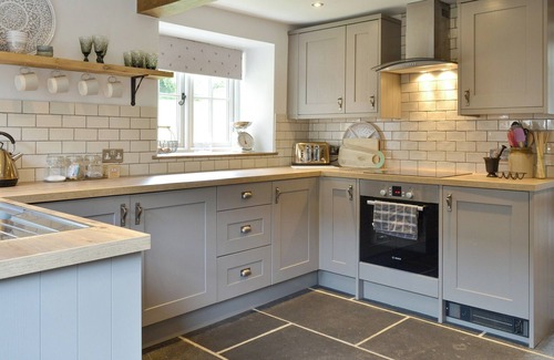 Rosevine Cottage | 2 bedroom accommodation in High Bickington, near Great Torrington