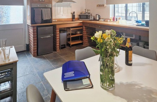 Tiverton Cottage | 2 bedroom accommodation in Bickleigh, near Tiverton