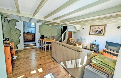 Llannon Cottage | 2 bedroom accommodation in Llannon, Llanelli