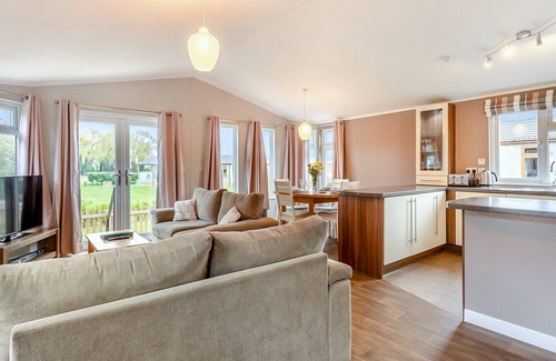 Wisbech House | 2 bedroom accommodation in Three Holes, Nr Downham Market