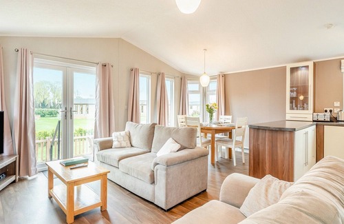 Wisbech House | 2 bedroom accommodation in Three Holes, Nr Downham Market