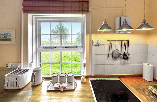 Happisburgh Cottage | 2 bedroom accommodation in Happisburgh, near Cromer