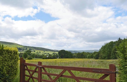 Combs Cottage | 2 bedroom accommodation in Chapel-en-le-Frith, near Buxton