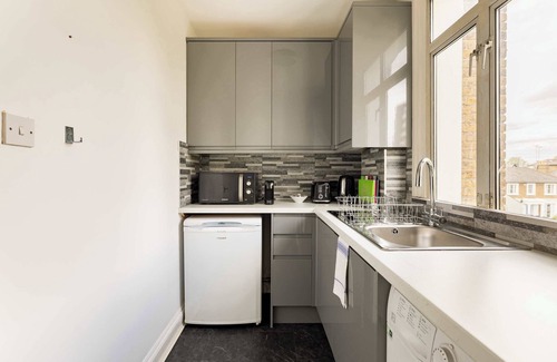 Shepherd's Bush Condo | 2 Bedroom Apartment - Shepherd's Bush