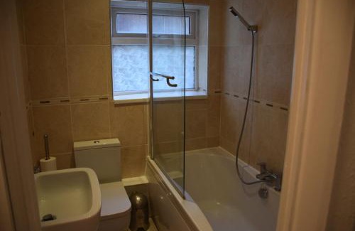Collier's Wood Apartment | 2 Bedroom apartment, Fortescue Road