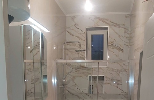 Tuzla Apartment | 2-bedroom apartment in charming Tuzla with WiFi, AC