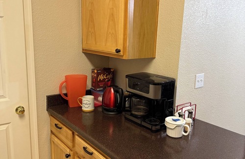 Camelback East Apartment | 2-bedroom apartment in wonderful Phoenix with WiFi, pool, AC, close to the airpo
