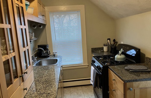 Hampton Apartment | 2-Bedroom Apt Sleeps 7! - 1/4 mile to Beach!