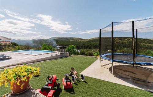 Donje Polje House | 2 Bedroom Awesome Home In Sibenik