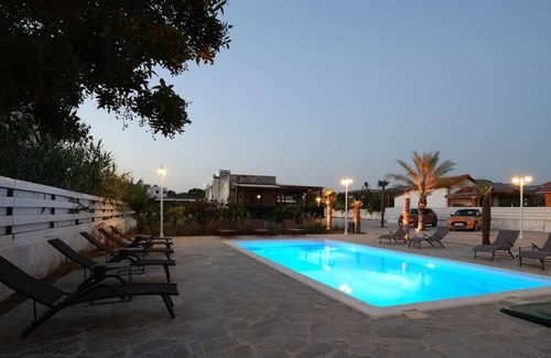 Kontos House | 2-bedroom bungalow in beautiful AEGINA with WiFi, AC. Enjoy your stay