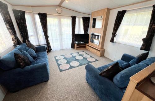 Shanklin House | 2 Bedroom Caravan NV13, Lower Hyde, Shanklin, Isle of Wight
