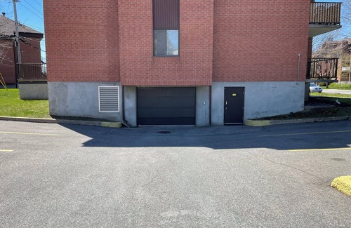 Pierrefonds-Roxboro Apartment | 2 bedroom condo in a family oriented neighbourhood