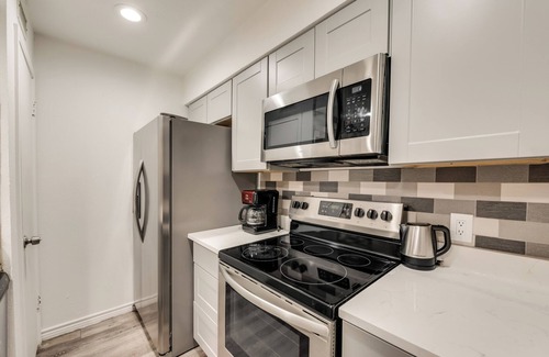 Vickery Meadow Condo | 2-bedroom condo in charming Dallas with WiFi, AC