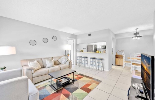 Golden Gate Condo | 2-Bedroom Condo in Naples!