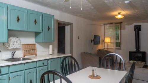 Tay Valley House | 2-Bedroom Cottage #4 Bradd
