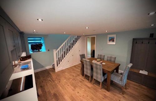 Norton Sub Hamdon Apartment | 2 Bedroom Cottage in Bower Hinton - The Music Barn!