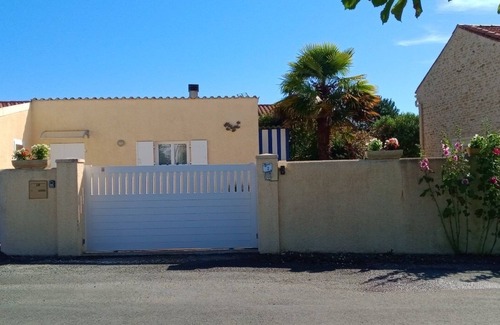 Saint Germain de Marencennes House | 2-bedroom house 25 minutes from the ocean
