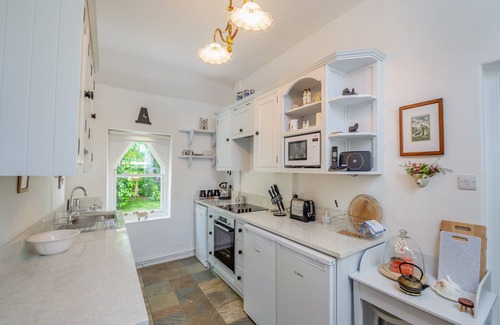 Llanddaniel Fab Cottage | 2 bedroom accommodation in Llanfairpwllgwyngyll, Anglesey
