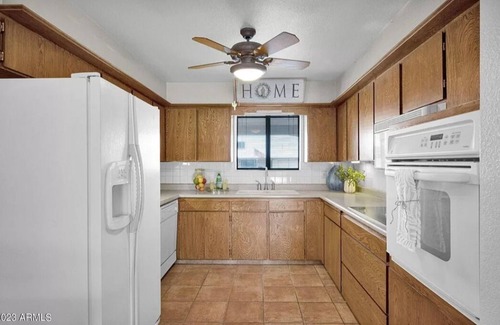 East Mesa House | 2 Bedroom home in Sun filled Mesa Az. 55+ Community, with many amenities close