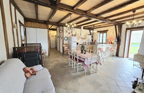 Mazeyrolles Cottage | 2-Bedroom House with Garden, Pet-Friendly, Parking, WiFi in Mazeyrolles