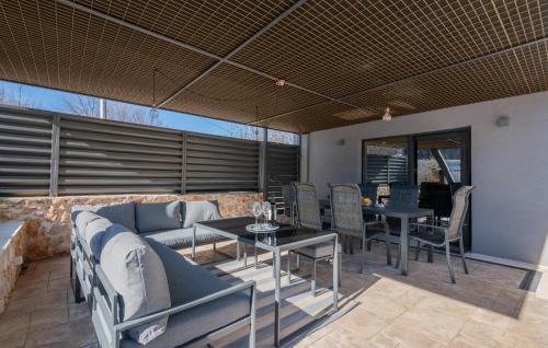 Central Dalmatia House | 2 Bedroom Nice Home In Biorine