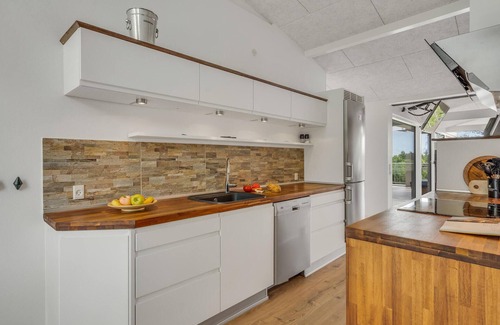 Lihme House | 2 bedroom nice home in Spøttrup