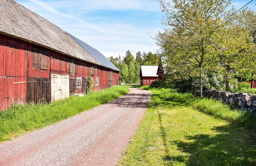 Blomstermala House | 2 bedroom nice home in Stubbemåla