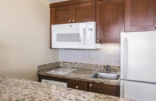 Northeast Virginia Beach Resort | 2-bedroom Oceanfront Condo at Beach Quarters Resort with 2 Oceanfront Balconies