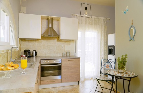 Spilia House | 2-Bedroom Retreat: Pool, Cretan Beaches, Local Charm !