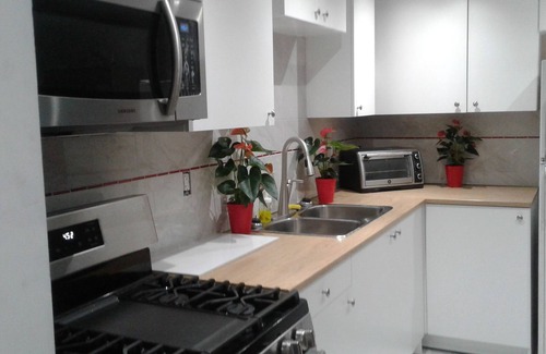Brampton House | 2 bedroom self contain