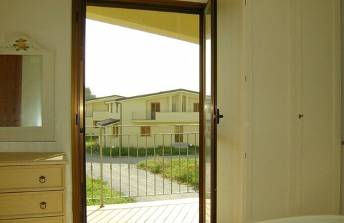 Caulonia Apartment | 2 Bedroom, sleeps 4-6, Direct access to beach, Private Parking for one car.