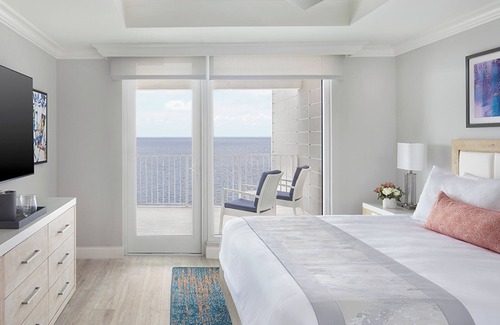 Charlotte Harbor Hotel | 2-Bedroom Steps from Charlotte Harbor – Relax and Enjoy the Views