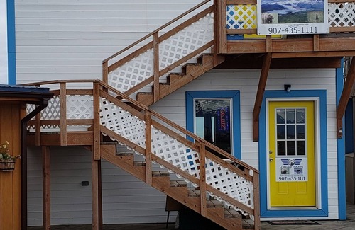 Homer House | 2 bedroom suite on the Homer Spit with 180 degree view of Kachemak Bay