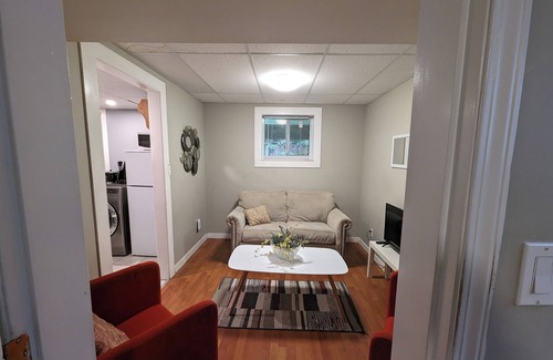 Burnaby Apartment | 2 bedroom unit with separate entrance in Lougheed area 10 mins walk to askytrain