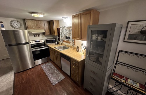 West Bridgewater Apartment | 2 Bedroom with Hot Tub - 1 Minute from Gondola - Skyeship House